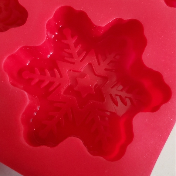 Wilton Candy Melts Stack-n-Melt Snowflake Silicone - Picture 8 of 16